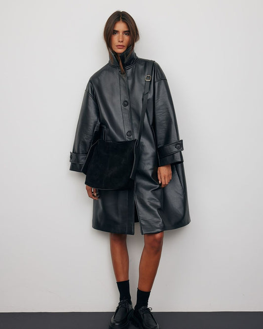 Attire oversized leather coat